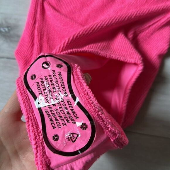 GOOD AMERICAN ALWAYS FITS SHOULDER ONE-PIECE 3/4 NWT - Picture 9 of 9